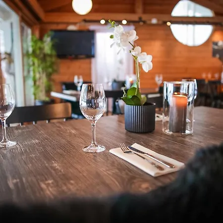 Resort Vesterland Feriepark - Hotel, Cabins And Apartments Sogndal