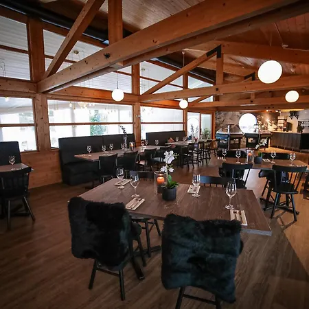 Vesterland Feriepark - Hotel, Cabins And Apartments Resort Sogndal