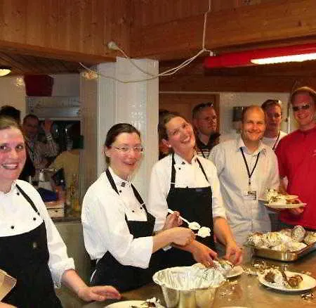 Resort Vesterland Feriepark - Hotel, Cabins And Apartments Sogndal