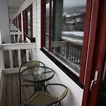 Vesterland Hytter, Og Leikeland